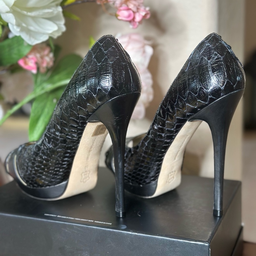 Alexandre Birman exclusively from Saks Fifth Avenue. 
Like new! Size 10